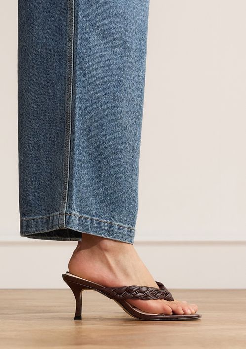 Bruine gevlochten hak slippers