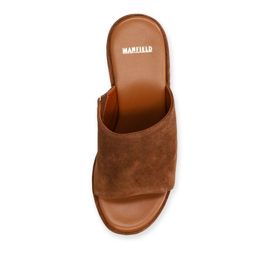 Braune Keilsandaletten aus Veloursleder