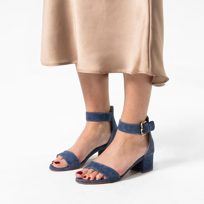 Blauwe suède sandalen met hak