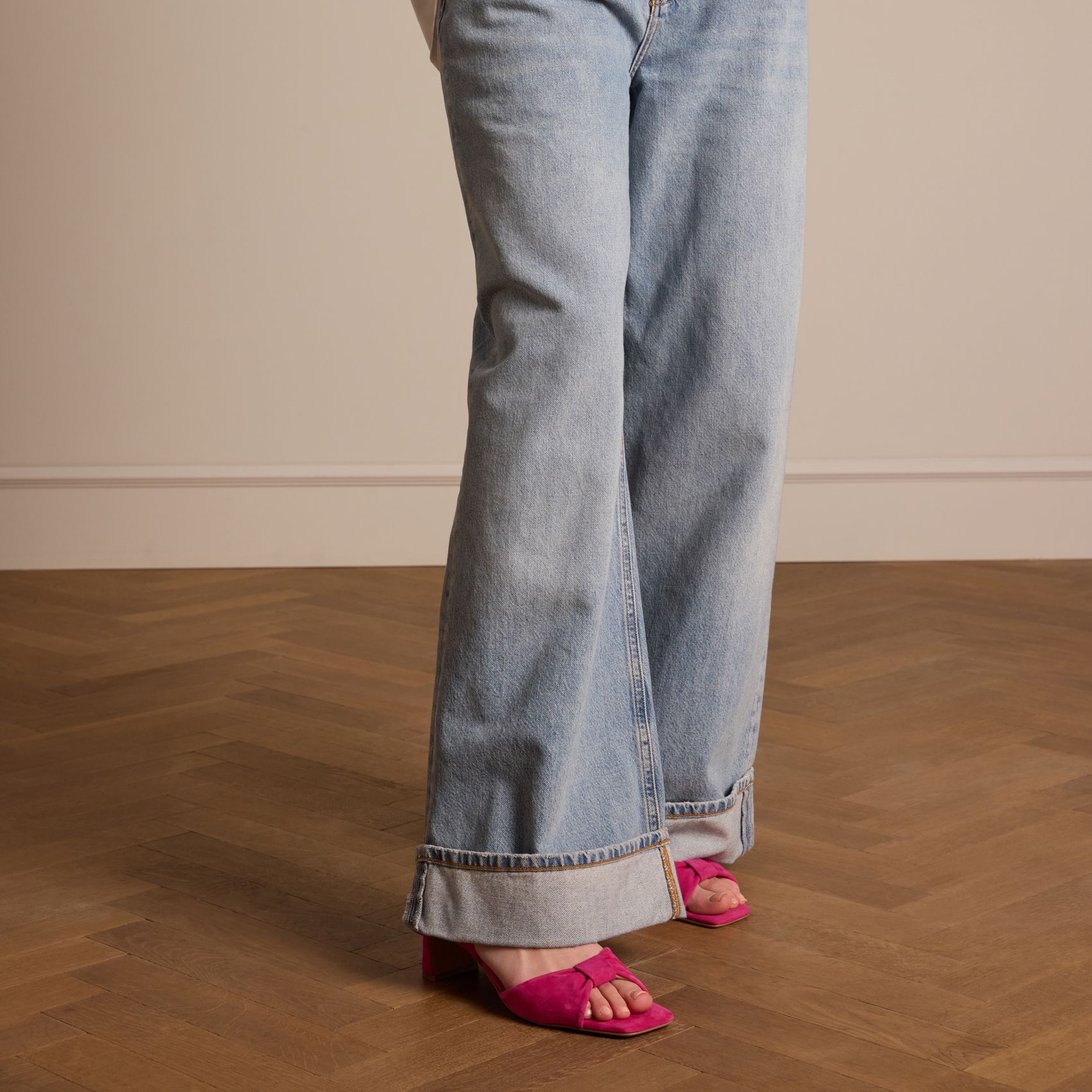 Roze suède sandalen met hak