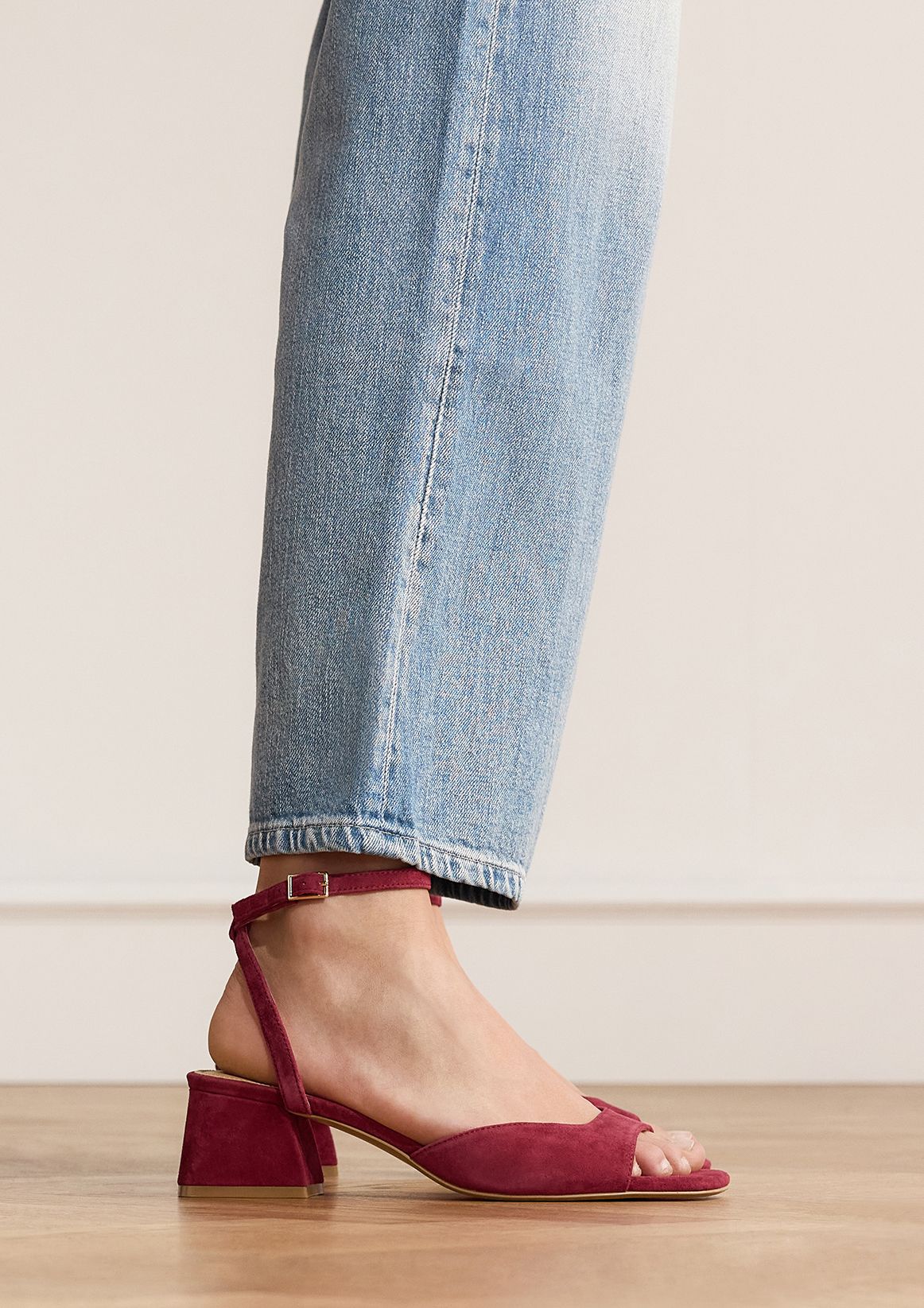 Bordeauxrote Veloursleder-Slingbackpumps