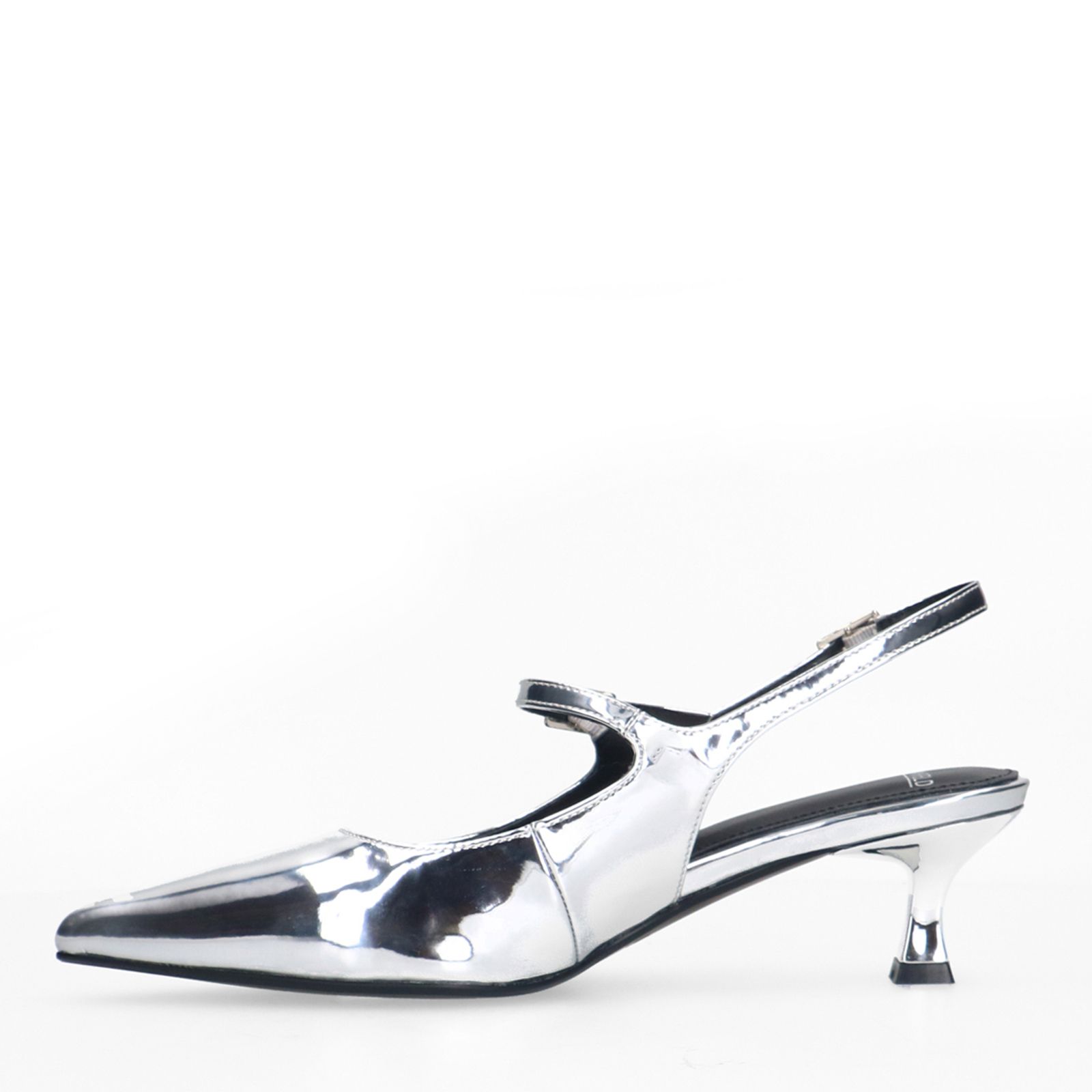 Silberfarbene Slingbacks aus Leder