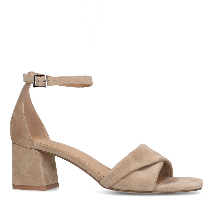 Beige suède sandalen met hak