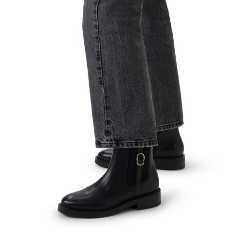 Zwarte leren enkellaarsjes