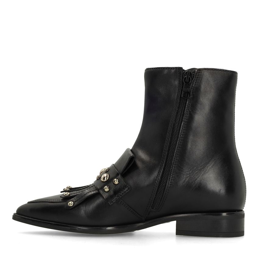 Zwarte leren enkellaarsjes met studs