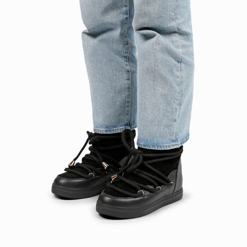 Zwarte leren veterboots