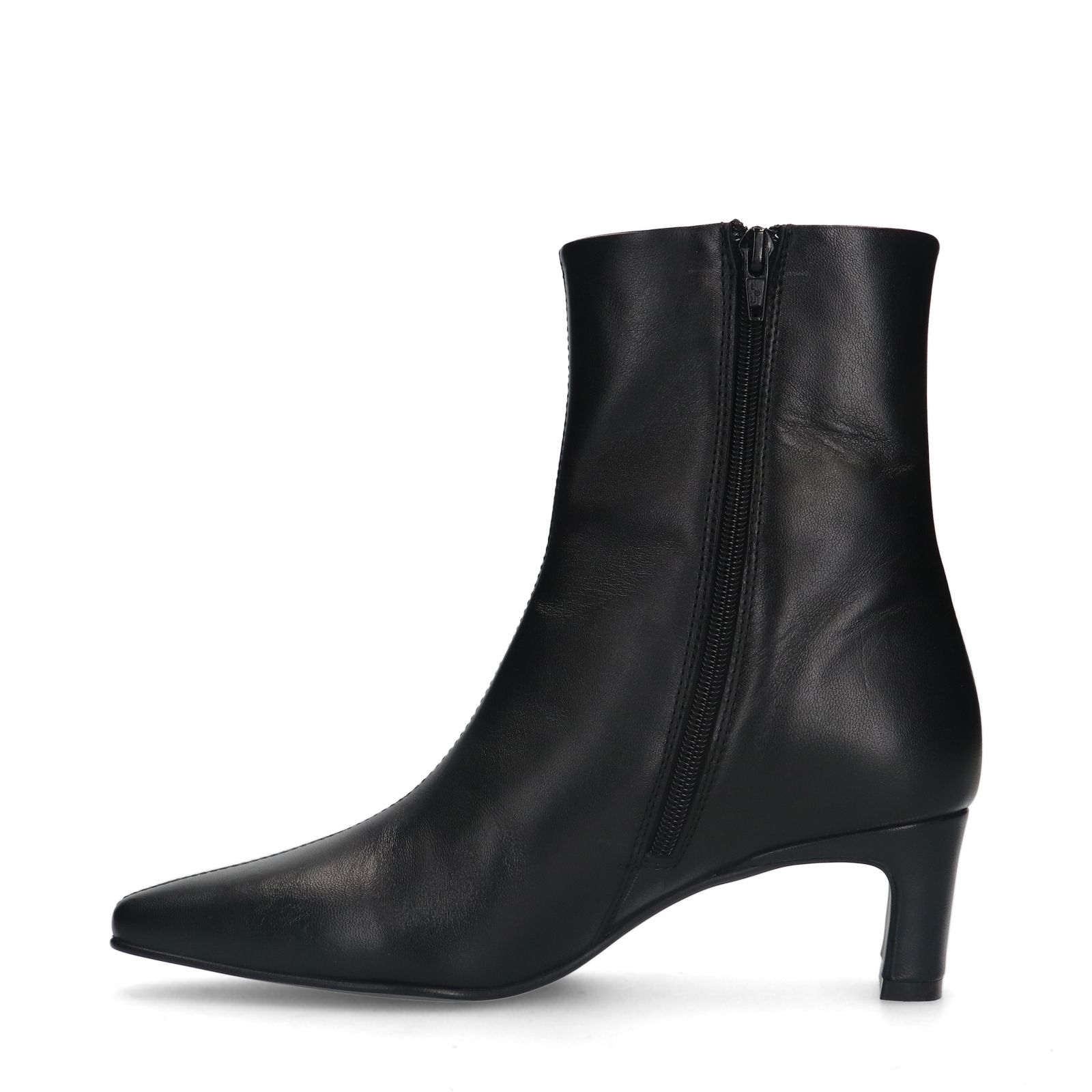 Schwarze Lederstiefeletten mit Absatz