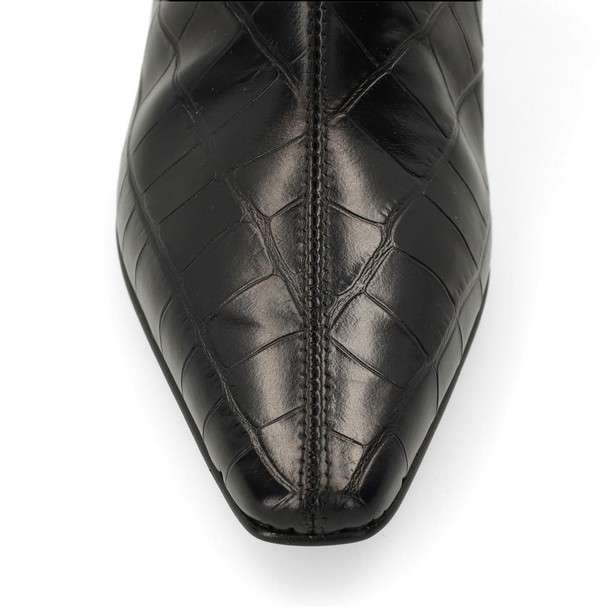Schwarze Lederstiefeletten mit Absatz und Krokomuster