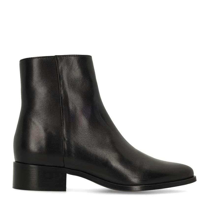 Schwarze Lederstiefeletten