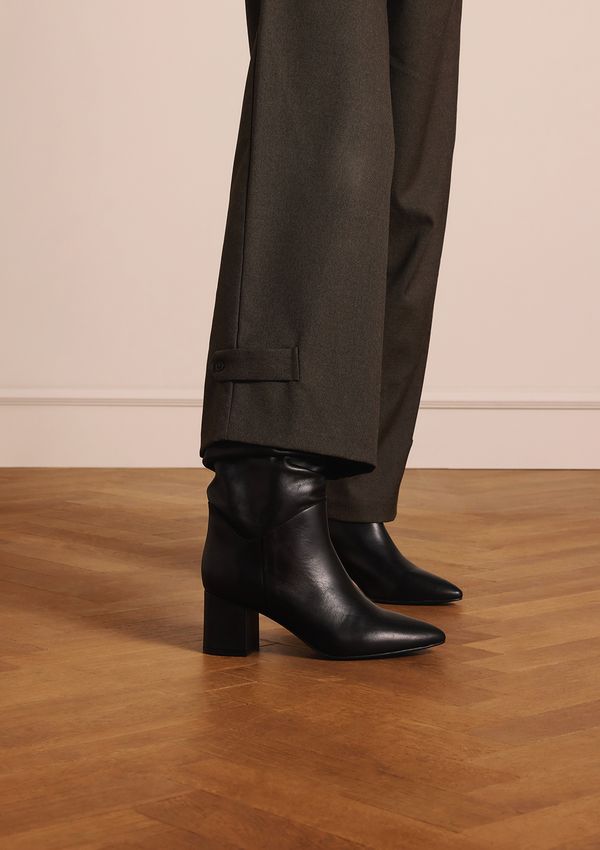 Zwarte leren laarzen met hak