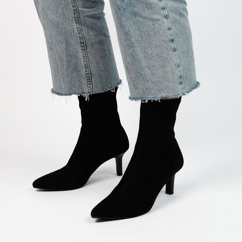 Schwarze Veloursleder-Stiefeletten mit Absatz