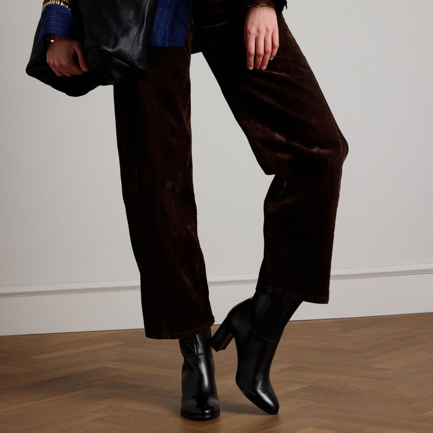 Zwarte leren enkellaarsjes met hak