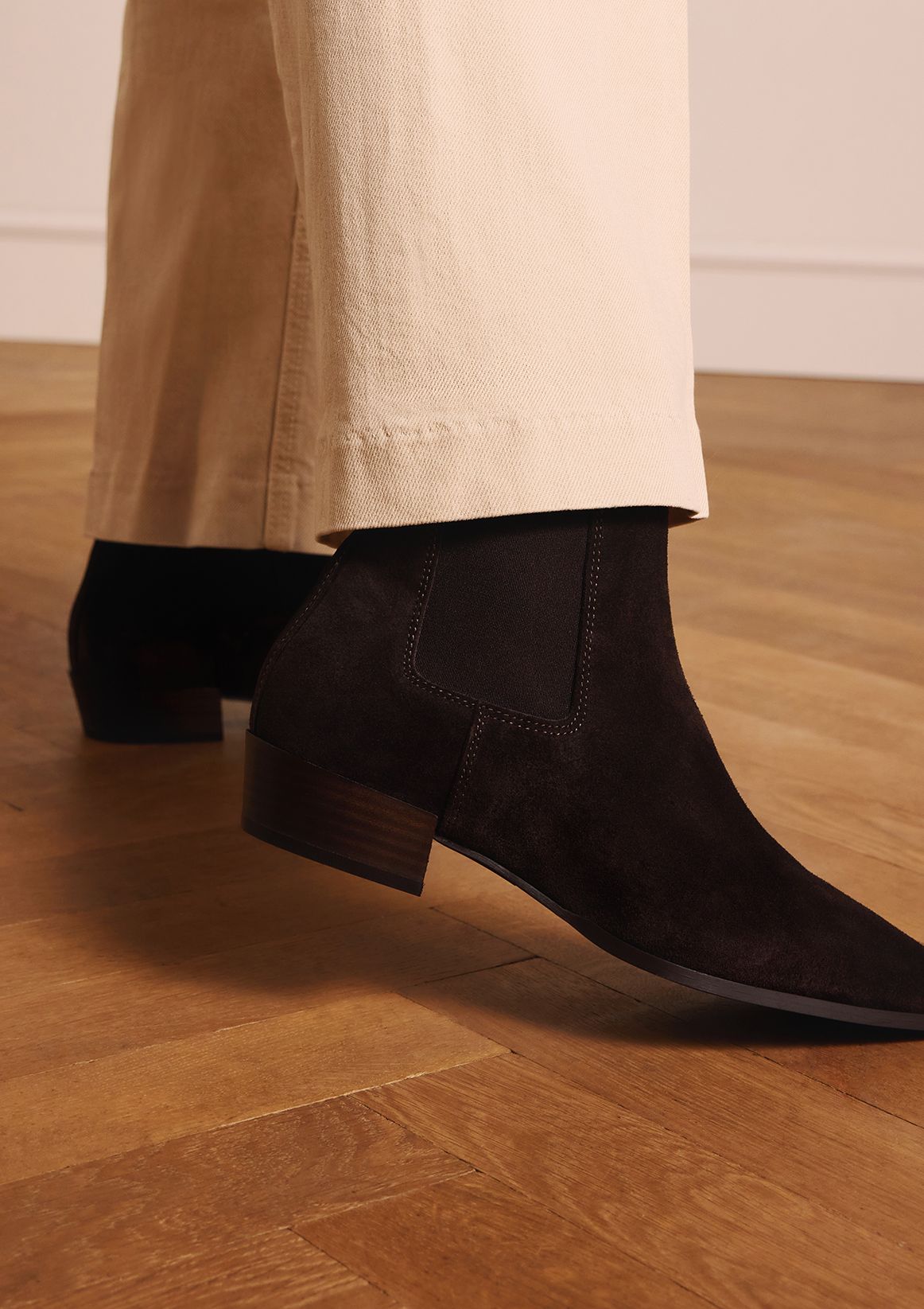 Braune Chelsea Boots aus Veloursleder