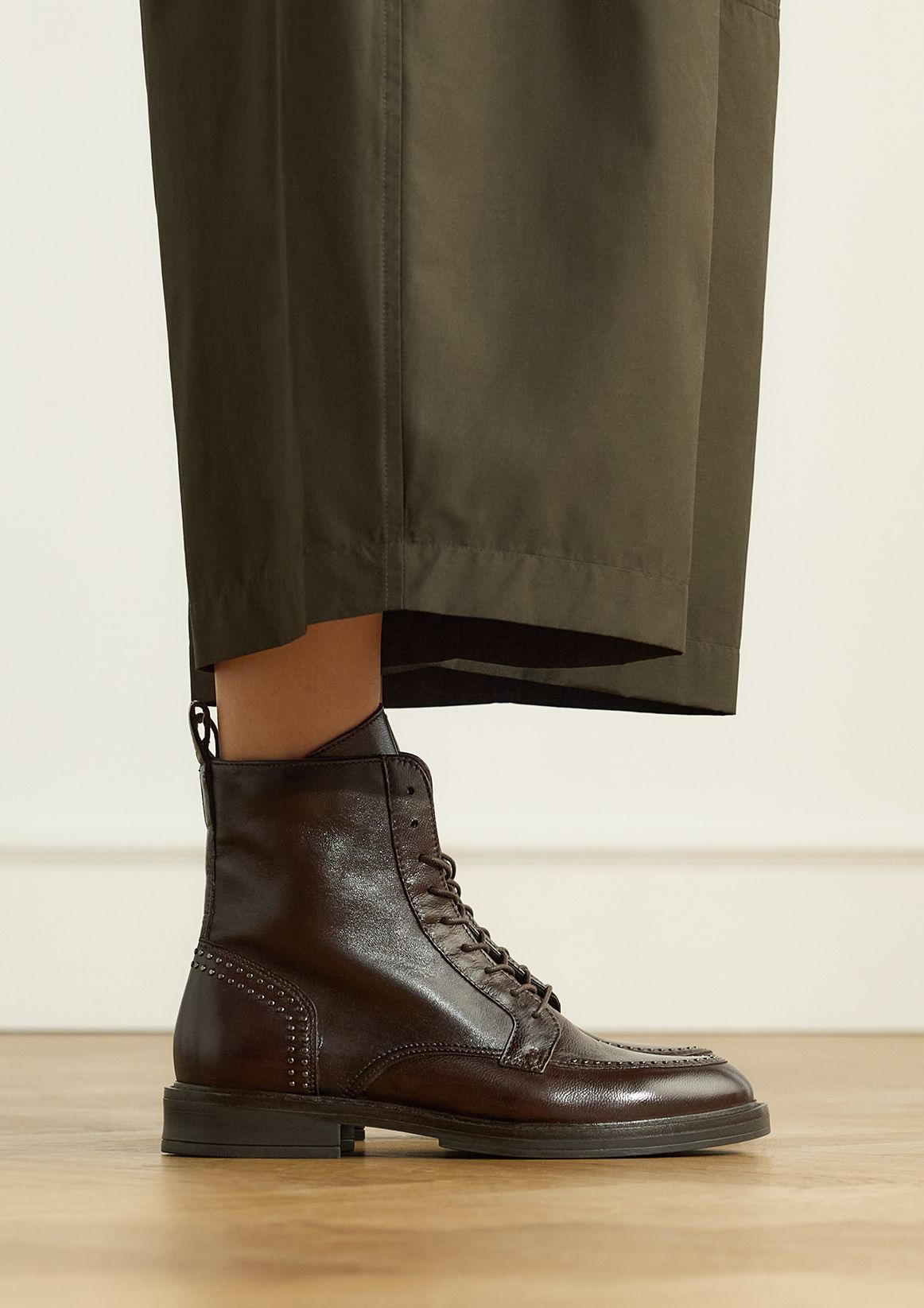 Braune Lederschnürboots