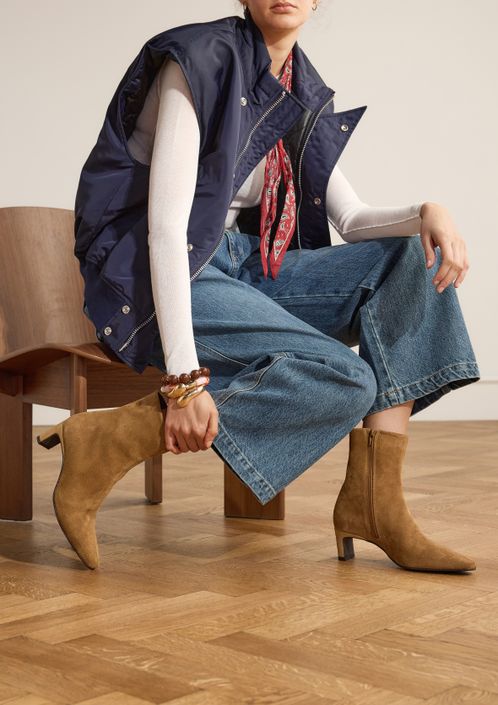 Braune Veloursleder-Stiefeletten mit Absatz