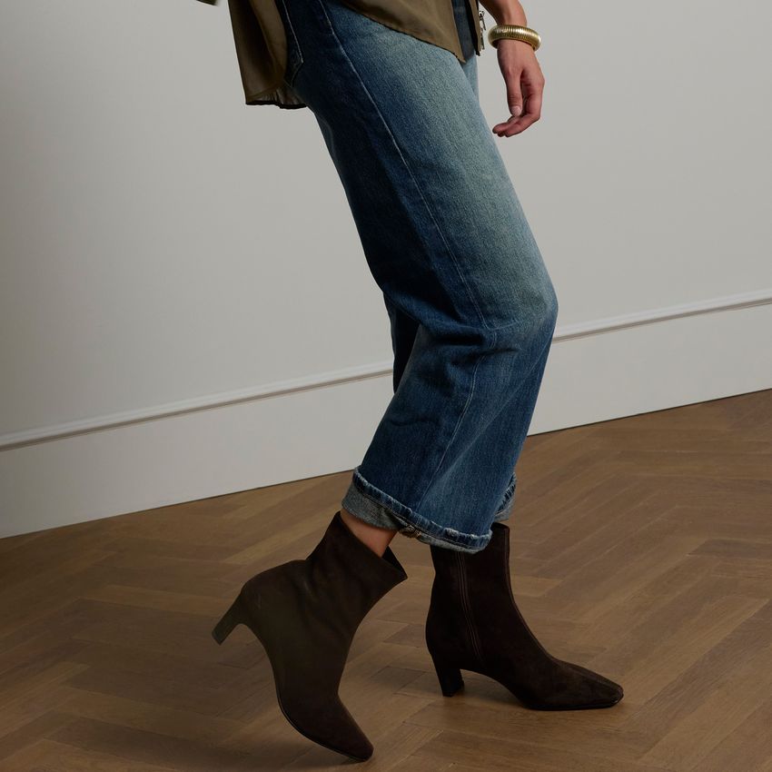 Braune Lederstiefeletten mit Absatz