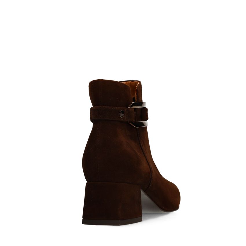 Beigefarbene Veloursleder-Stiefeletten mit Absatz