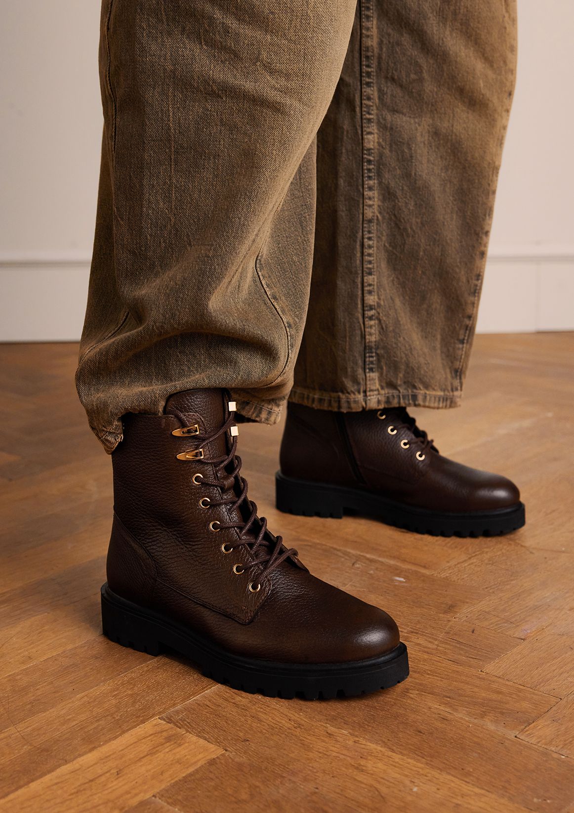 Braune Lederschnürboots
