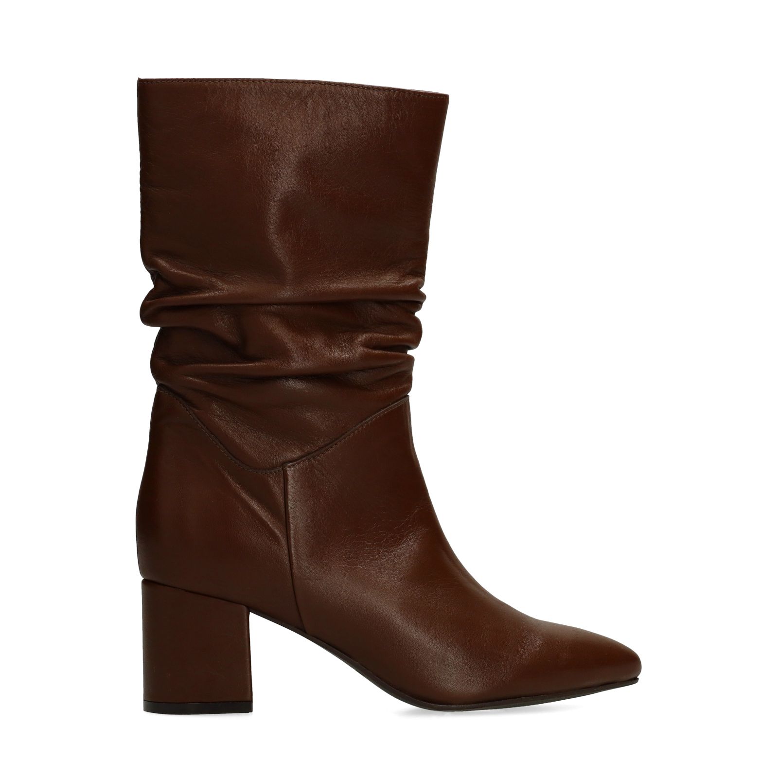 Braune Lederstiefel mit Absatz