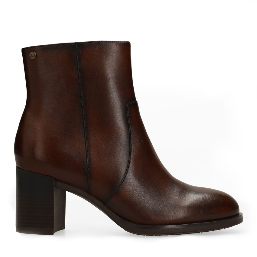 Dunkelbraune Lederstiefeletten mit Absatz