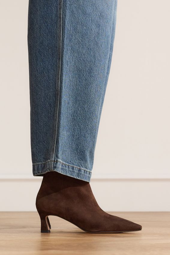 Bruine suède enkellaarsjes met hak