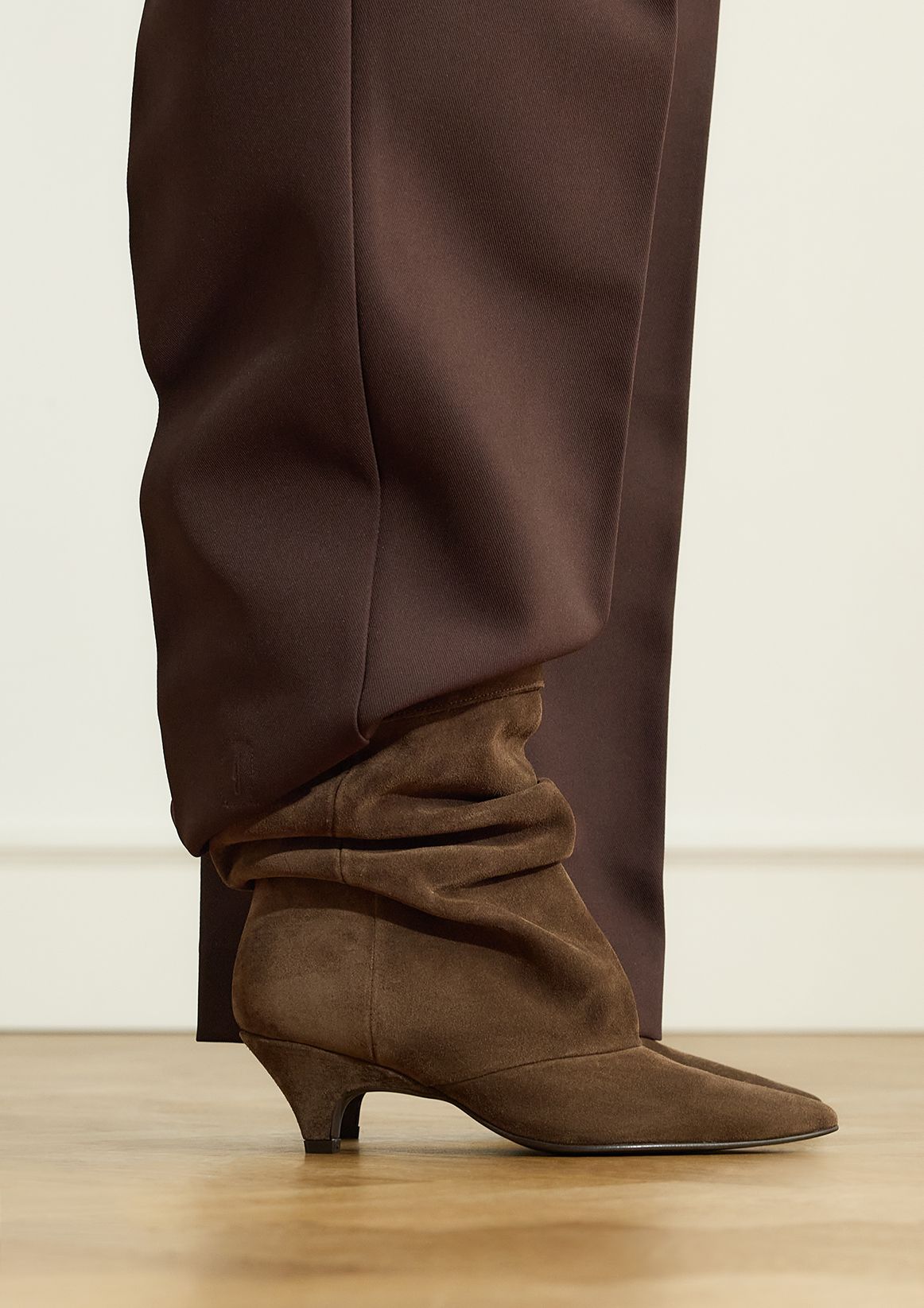Bruine suède slouchy enkellaarsjes met hak
