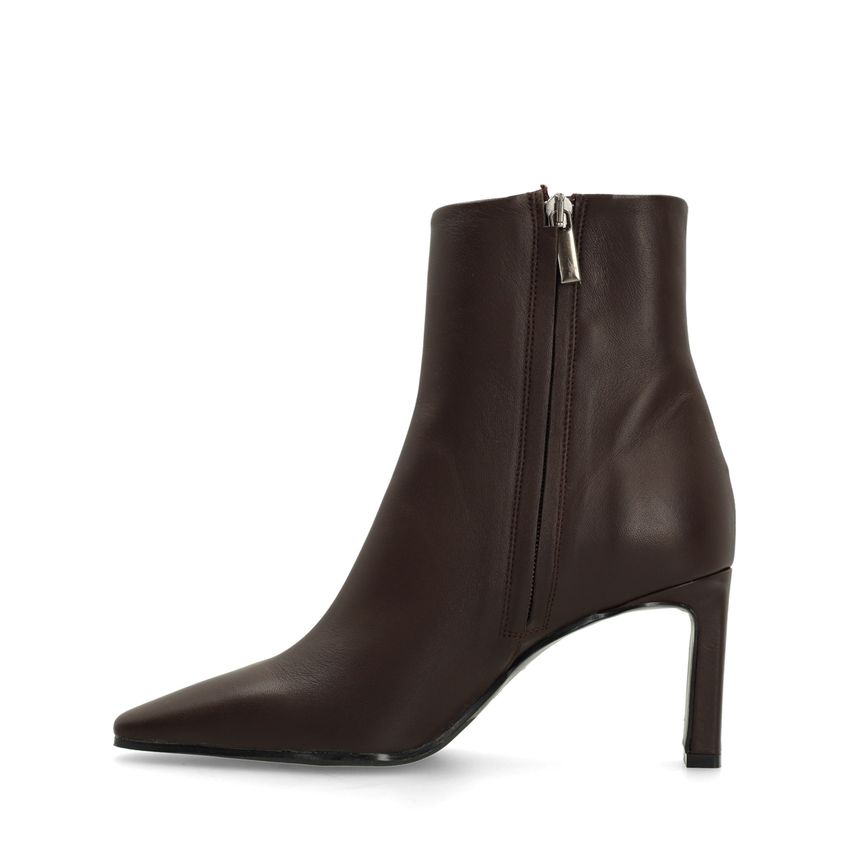 Braune Lederstiefeletten mit Absatz