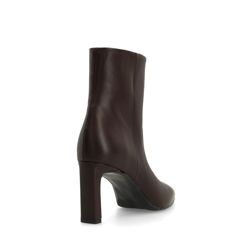 Braune Lederstiefeletten mit Absatz