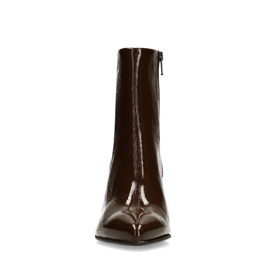 Braune Lackleder-Stiefeletten mit Absatz