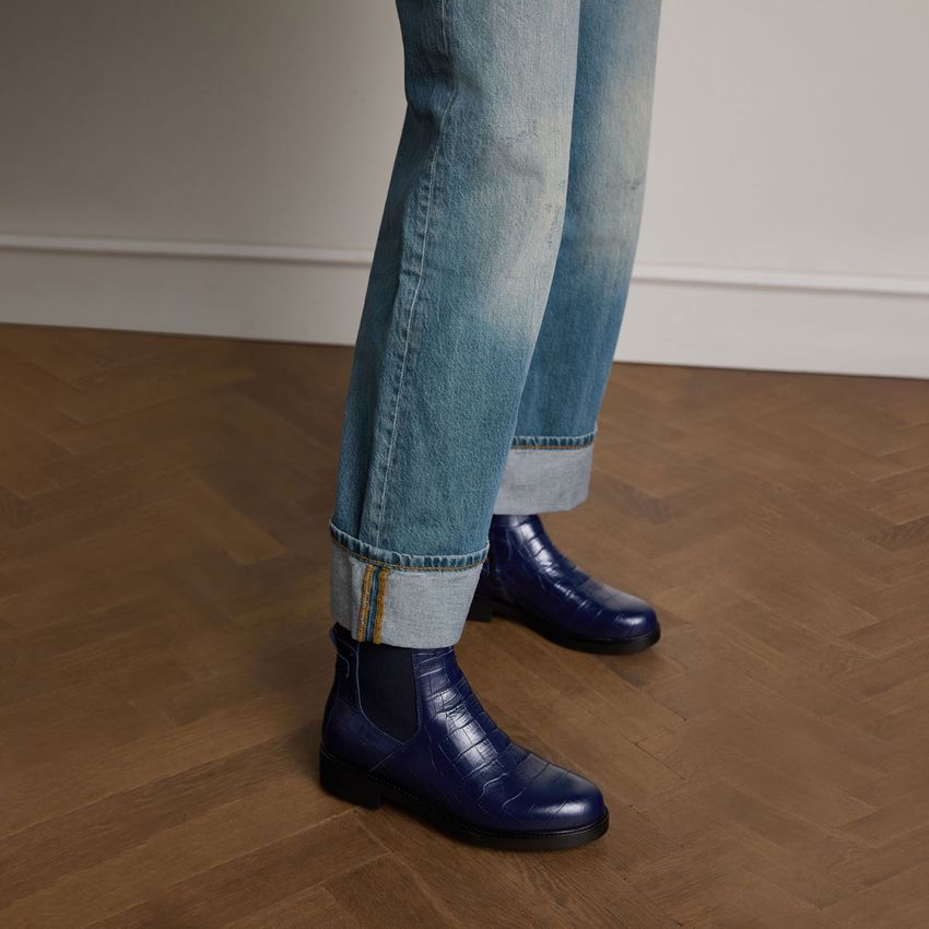 Marineblaue Chelsea Boots aus Leder mit Kroko-Details