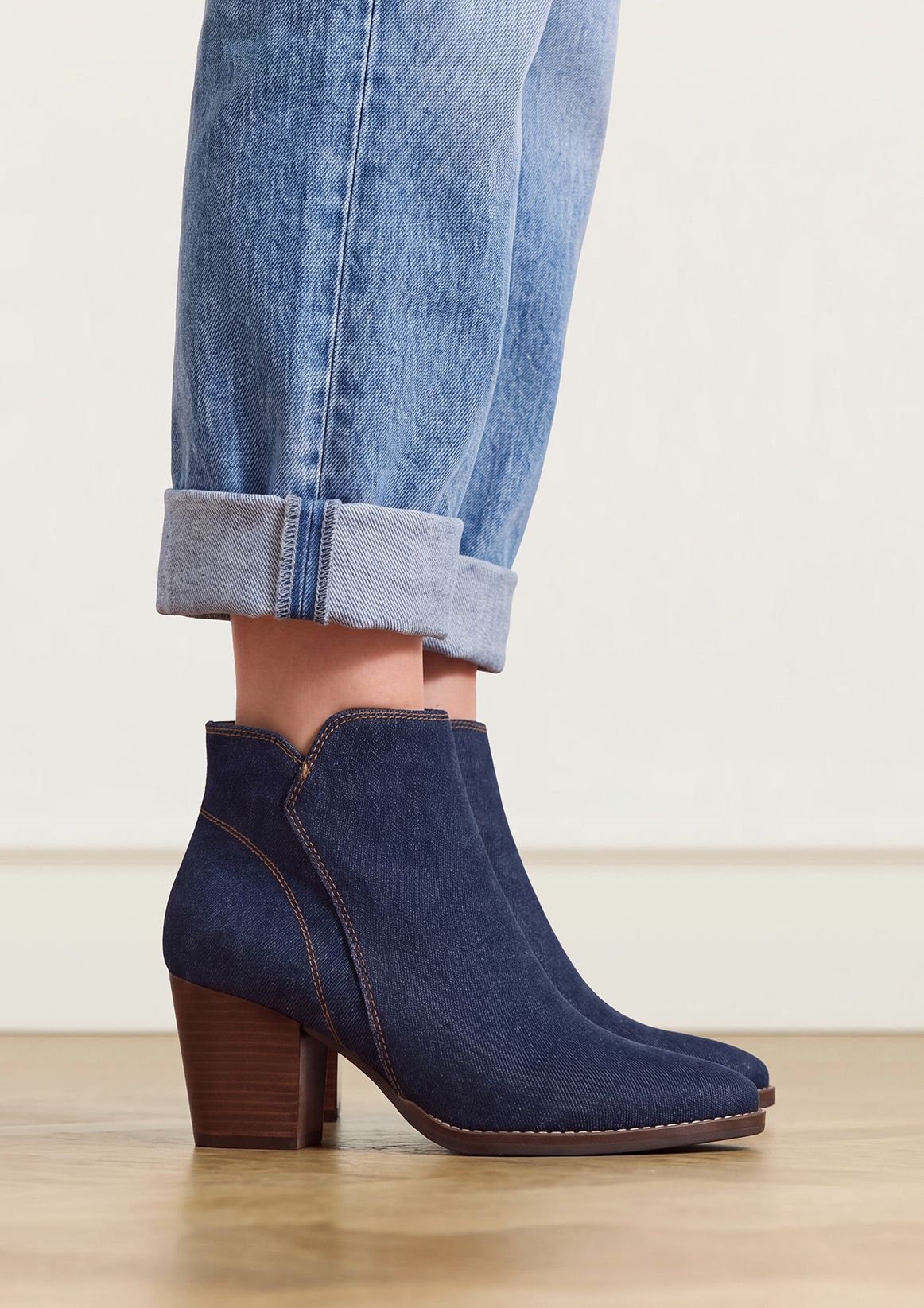 Blaue Denim-Stiefeletten mit Absatz