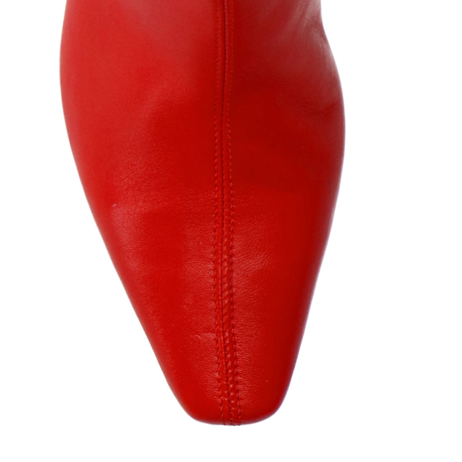Rote Lederstiefeletten mit Absatz