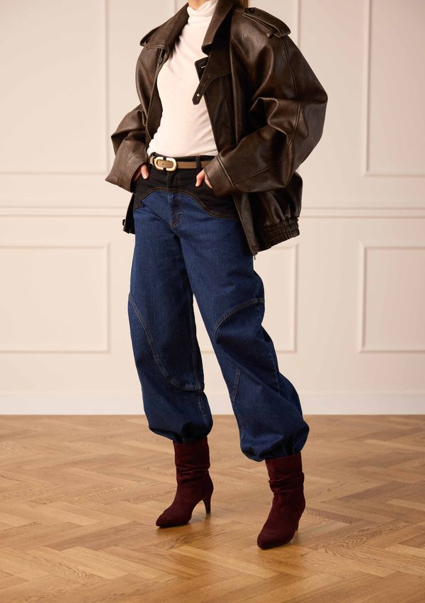 Bordeaux rode suède enkellaarsjes met hak