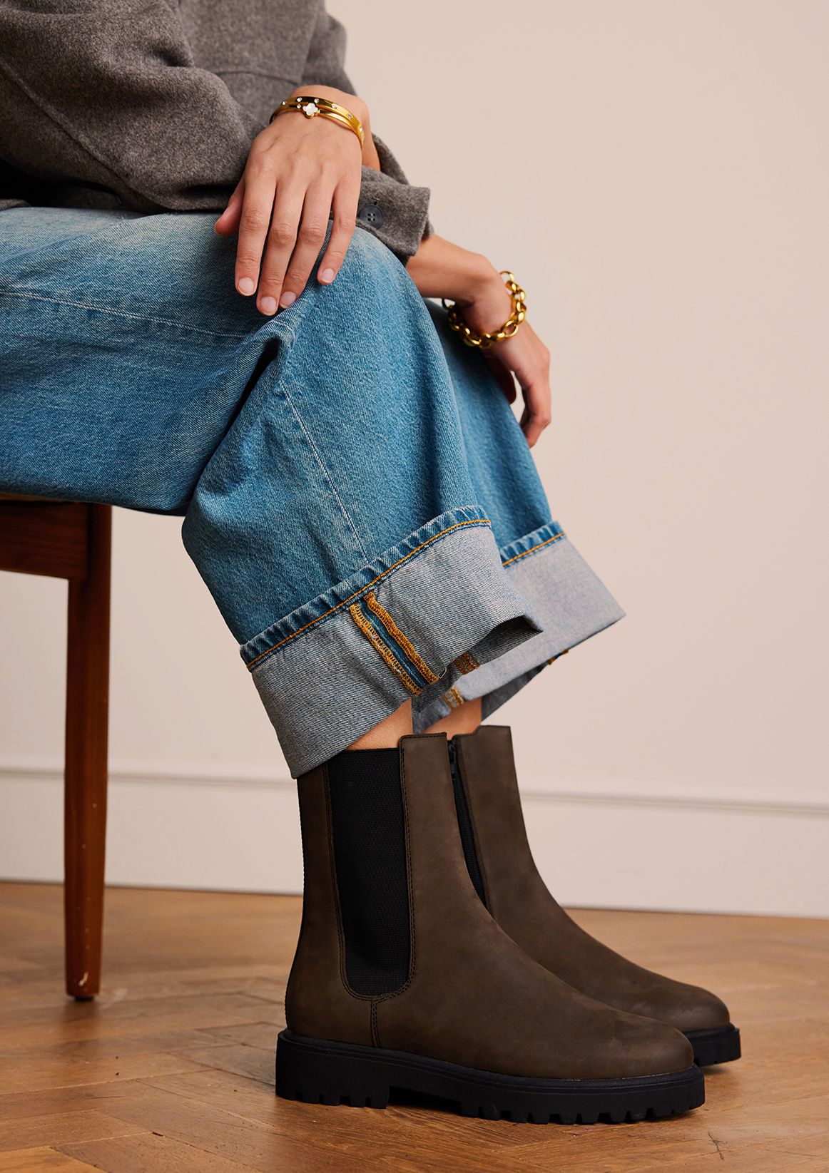 Dunkelgrüne Chelsea Boots aus Nubukleder