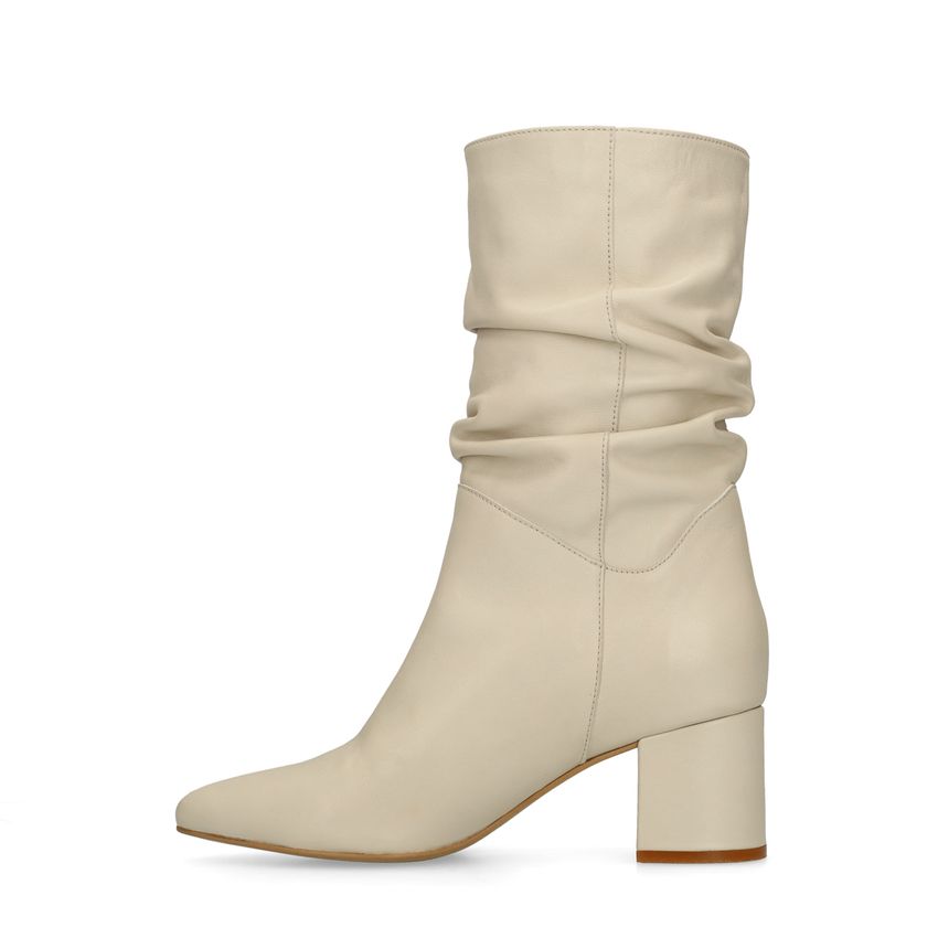 Witte leren enkellaarsjes met hak