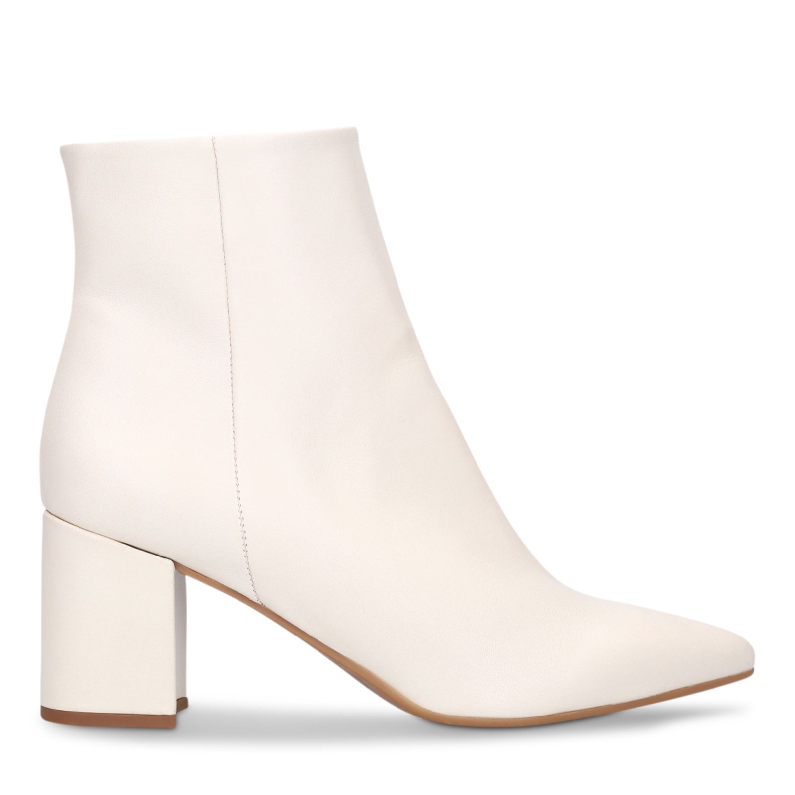 Weiße Lederstiefeletten mit Absatz