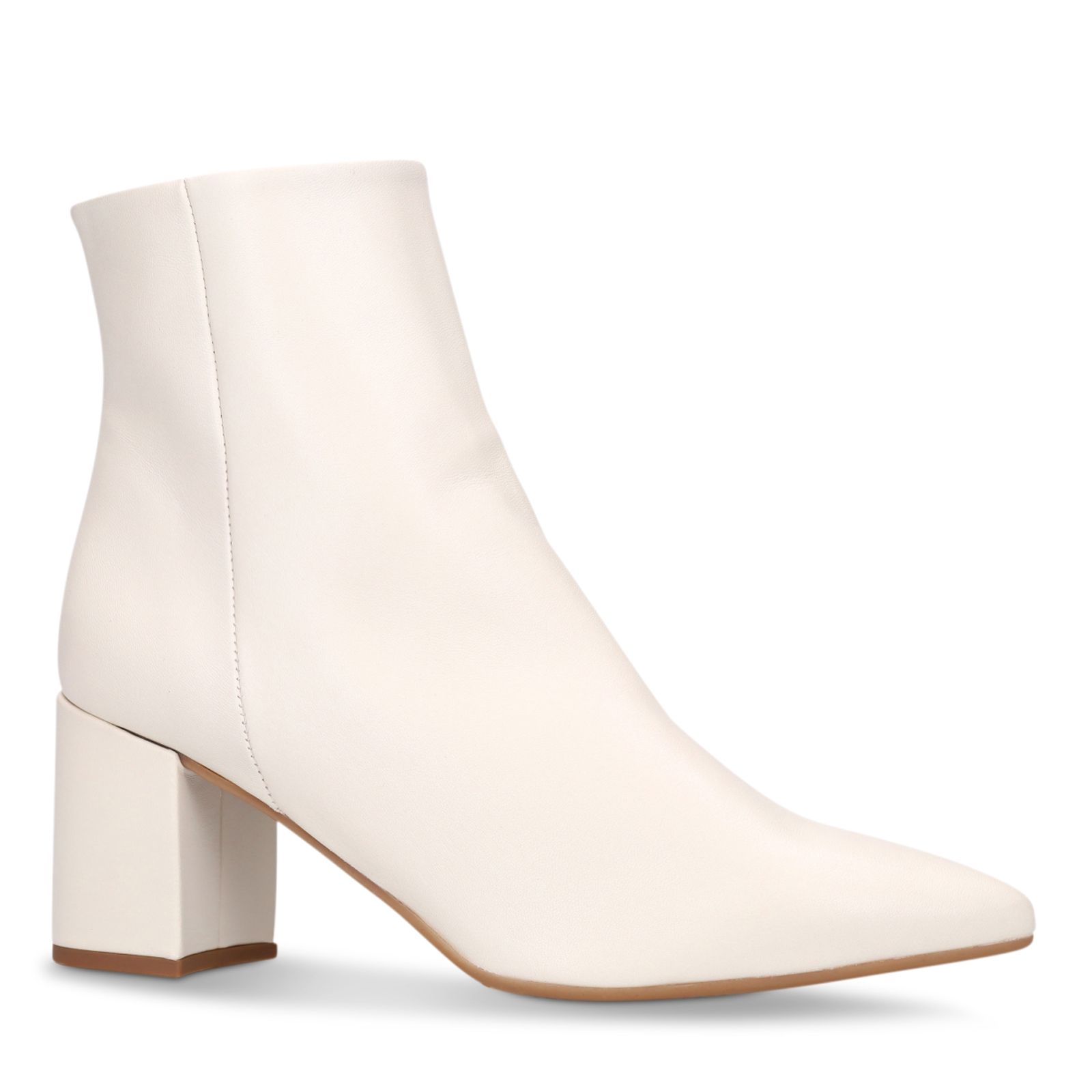 Weiße Lederstiefeletten mit Absatz