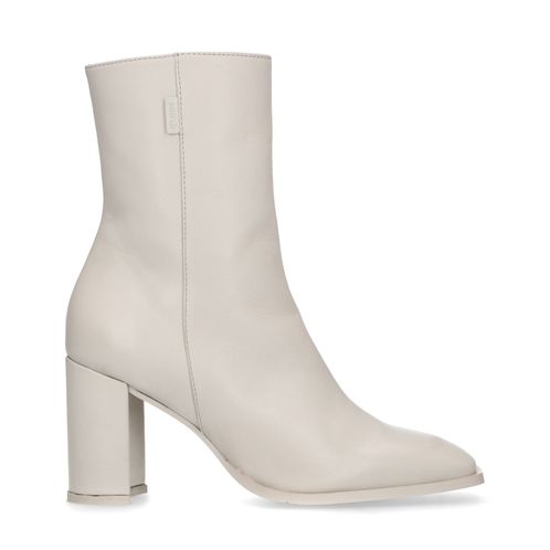 Offwhite Stiefeletten mit Carré-Kappe