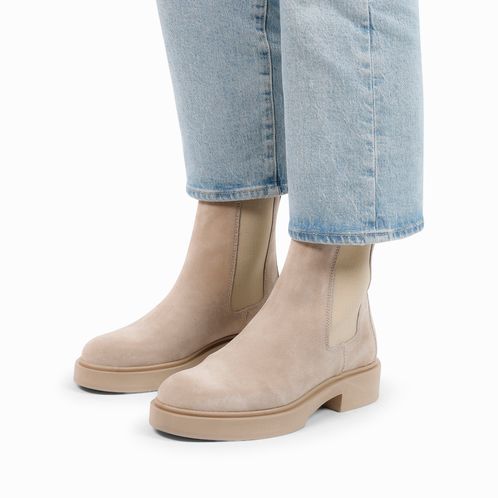 Beige suède chelsea boots