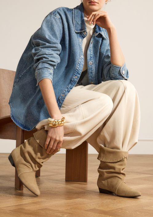 Beigefarbene Veloursleder-Stiefeletten