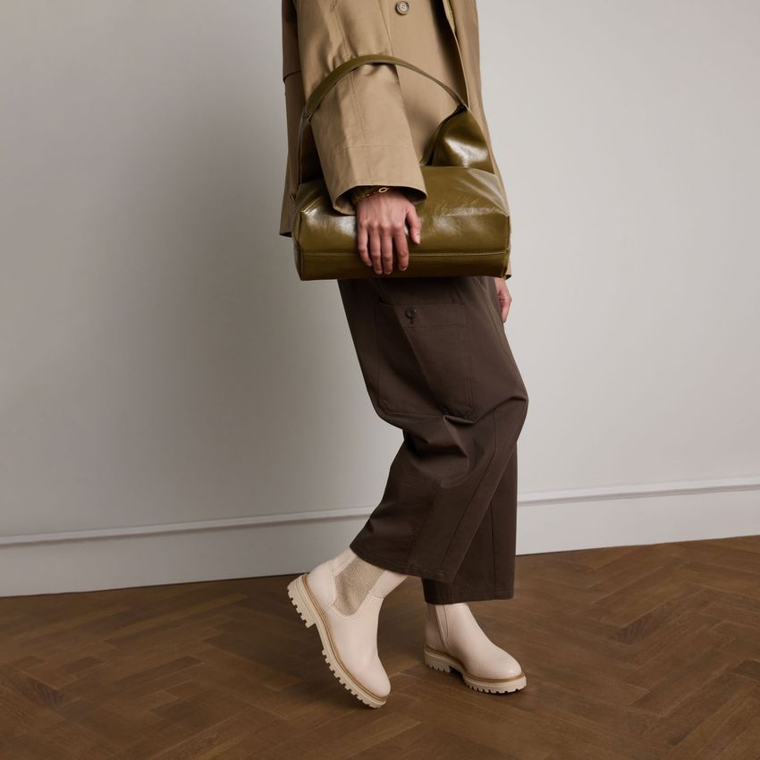 Beigefarbene Chelsea Boots aus Leder