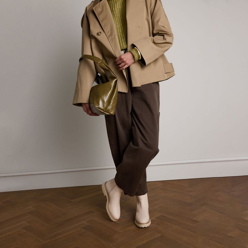 Beigefarbene Chelsea Boots aus Leder
