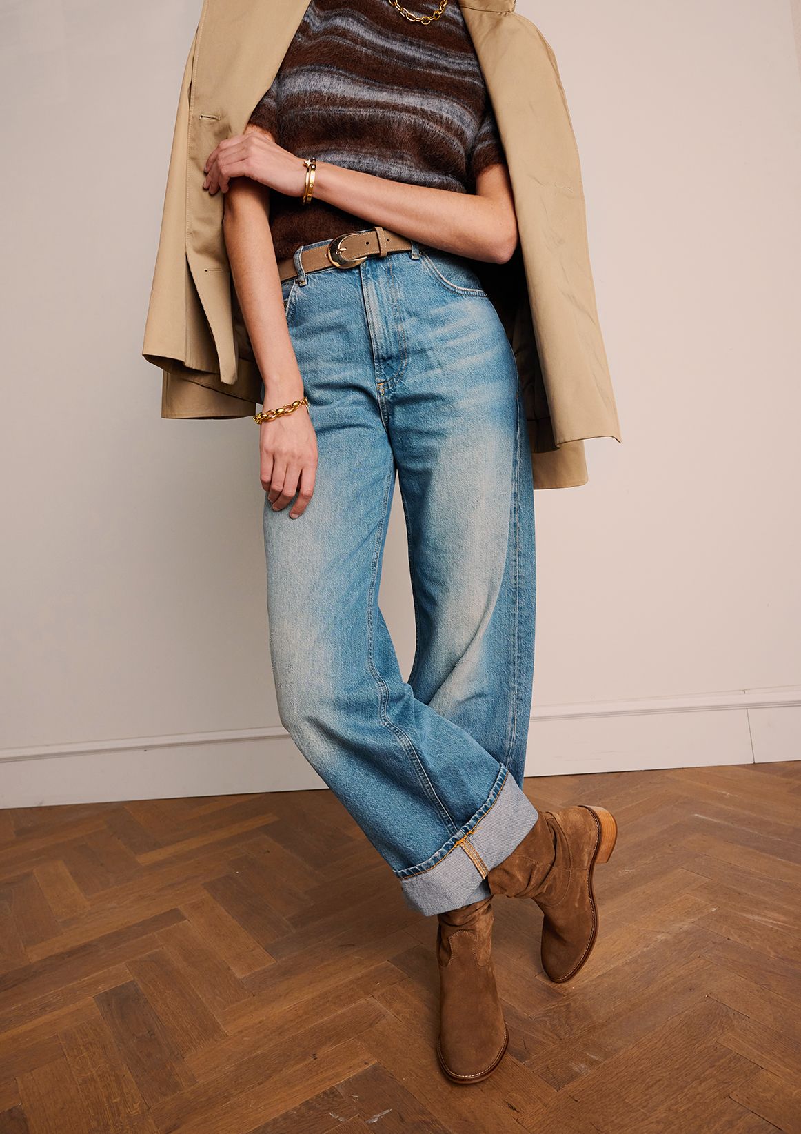 Beigefarbene Veloursleder-Stiefeletten mit Absatz