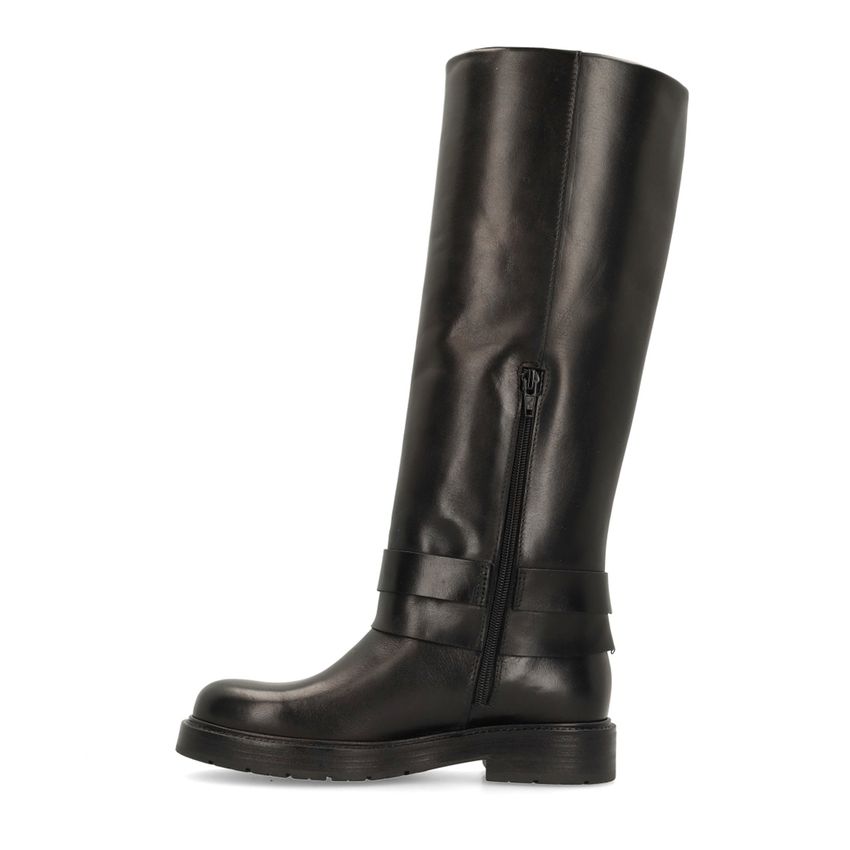 Schwarze Lederstiefel mit Schnalle