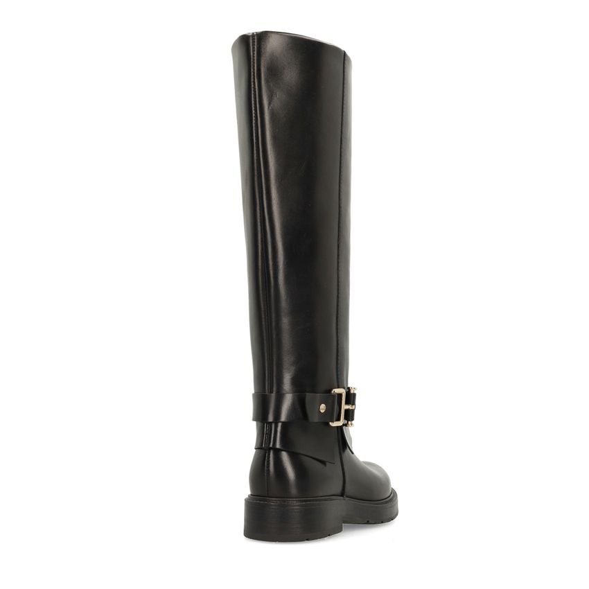 Schwarze Lederstiefel mit Schnalle