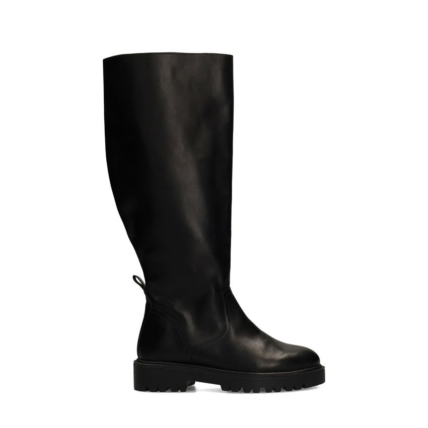 Schwarze Lederstiefel mit weitem Schaft