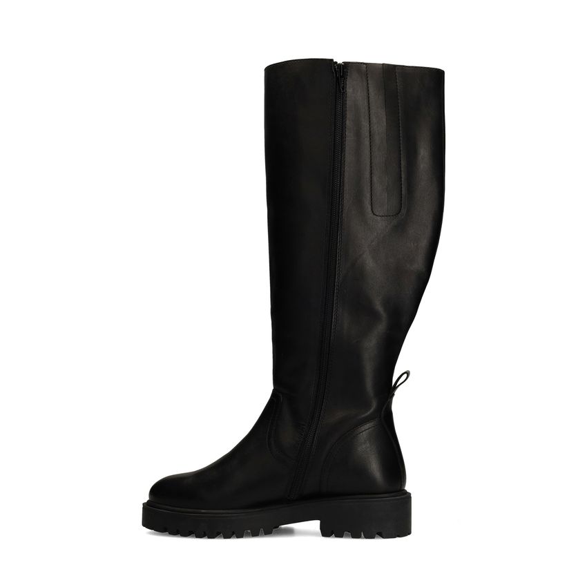 Schwarze Lederstiefel mit weitem Schaft