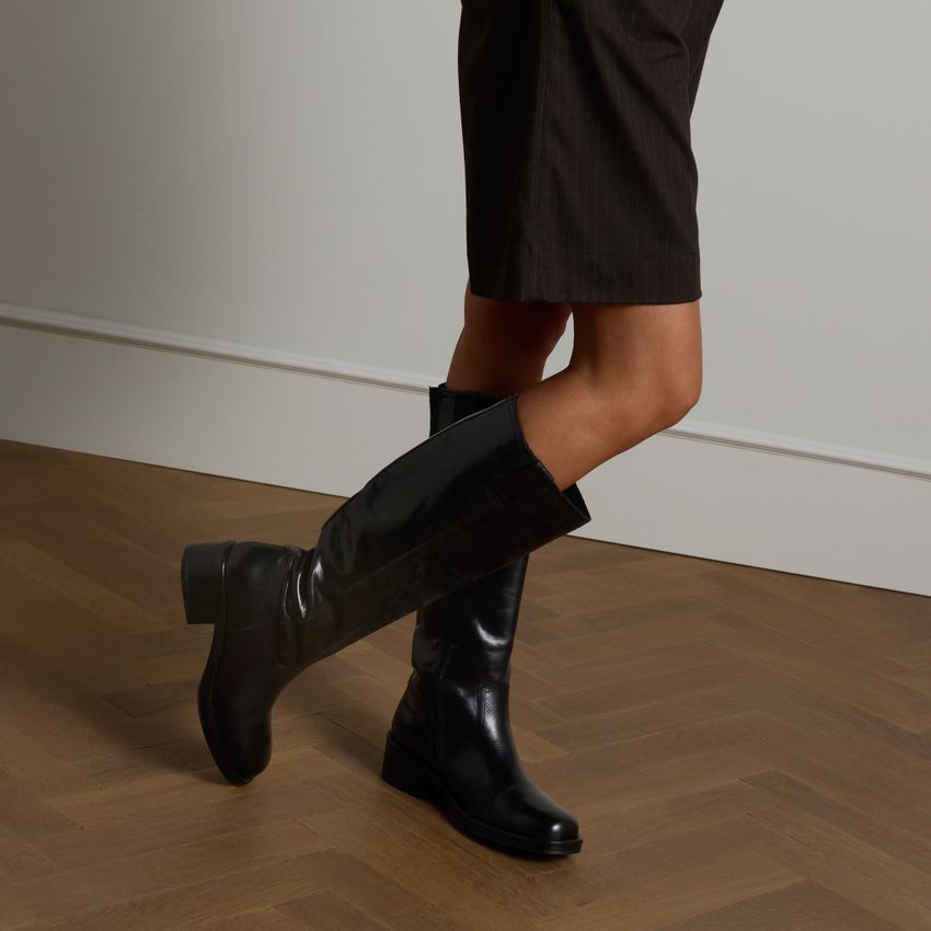 Schwarze Lederstiefel