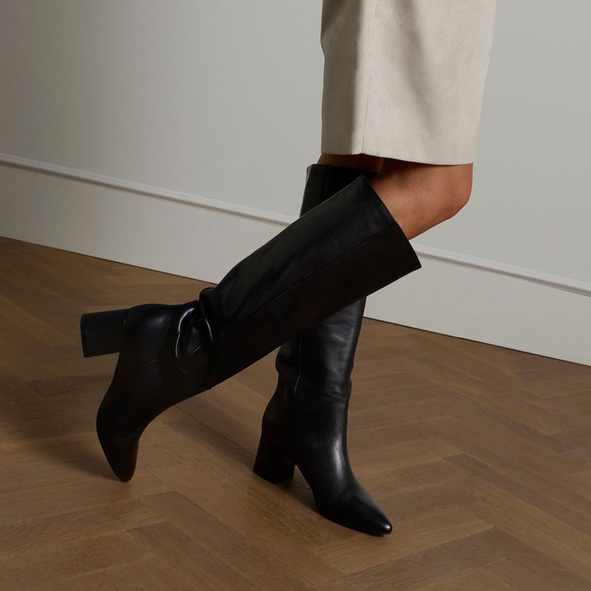 Schwarze Lederstiefel mit Absatz