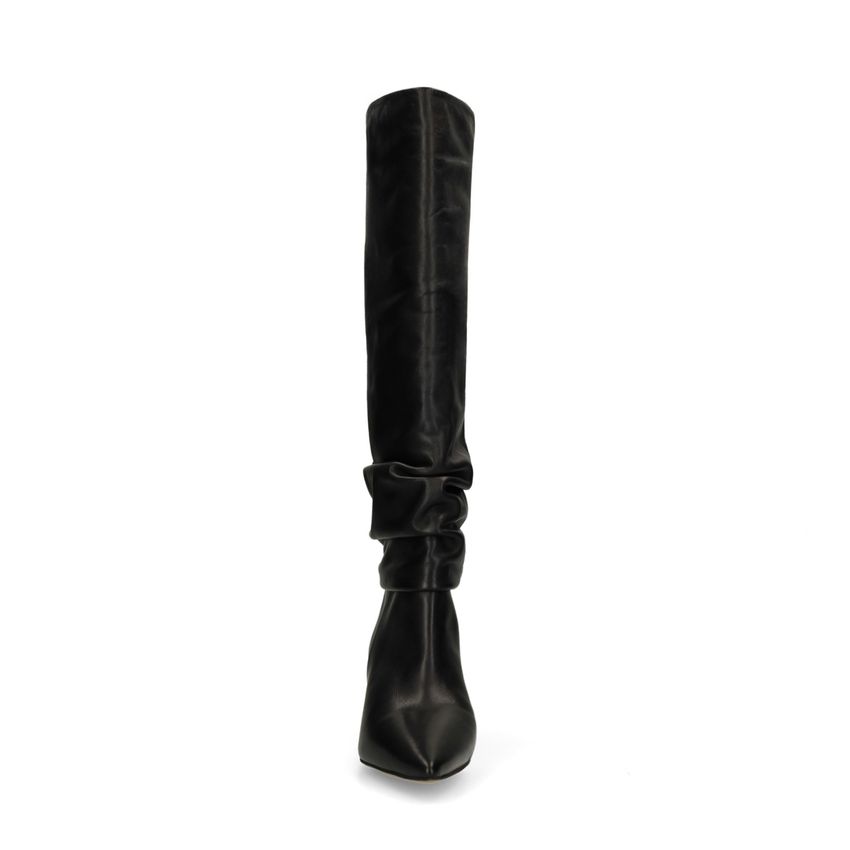 Schwarze Lederstiefel mit Kitten Heel
